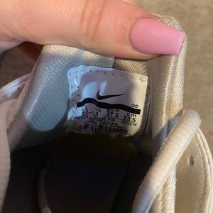 Women’s Nike Huaraches. Size 6.5. Cream/off white.